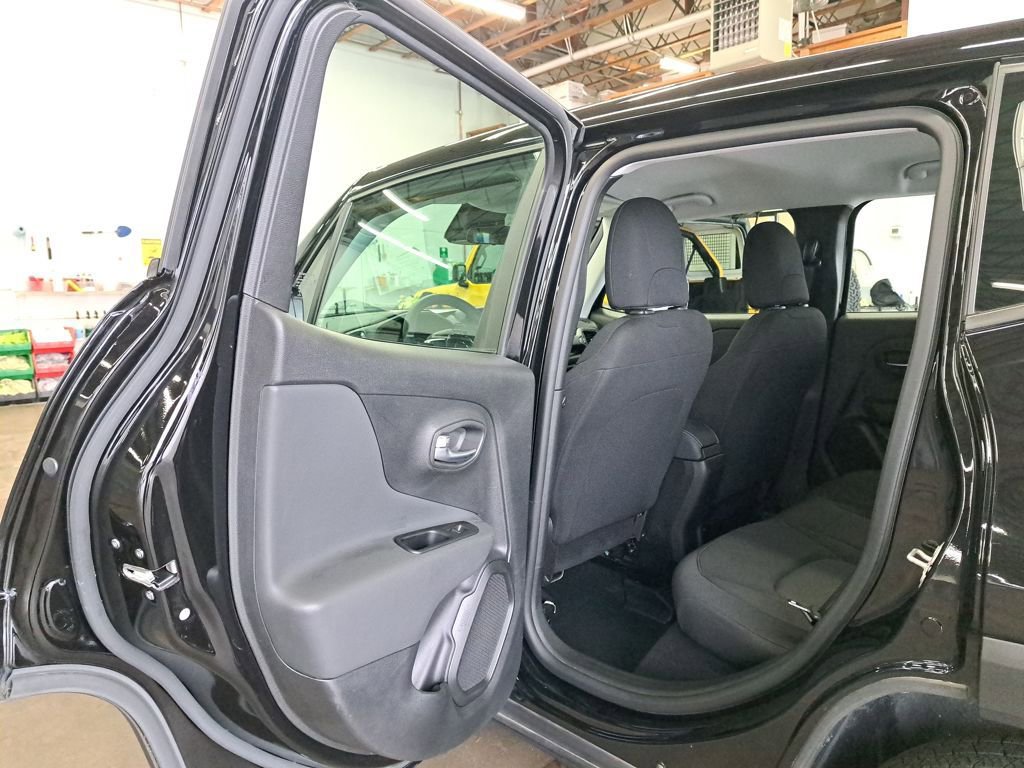 Used 2022 Jeep Renegade Sport image 13