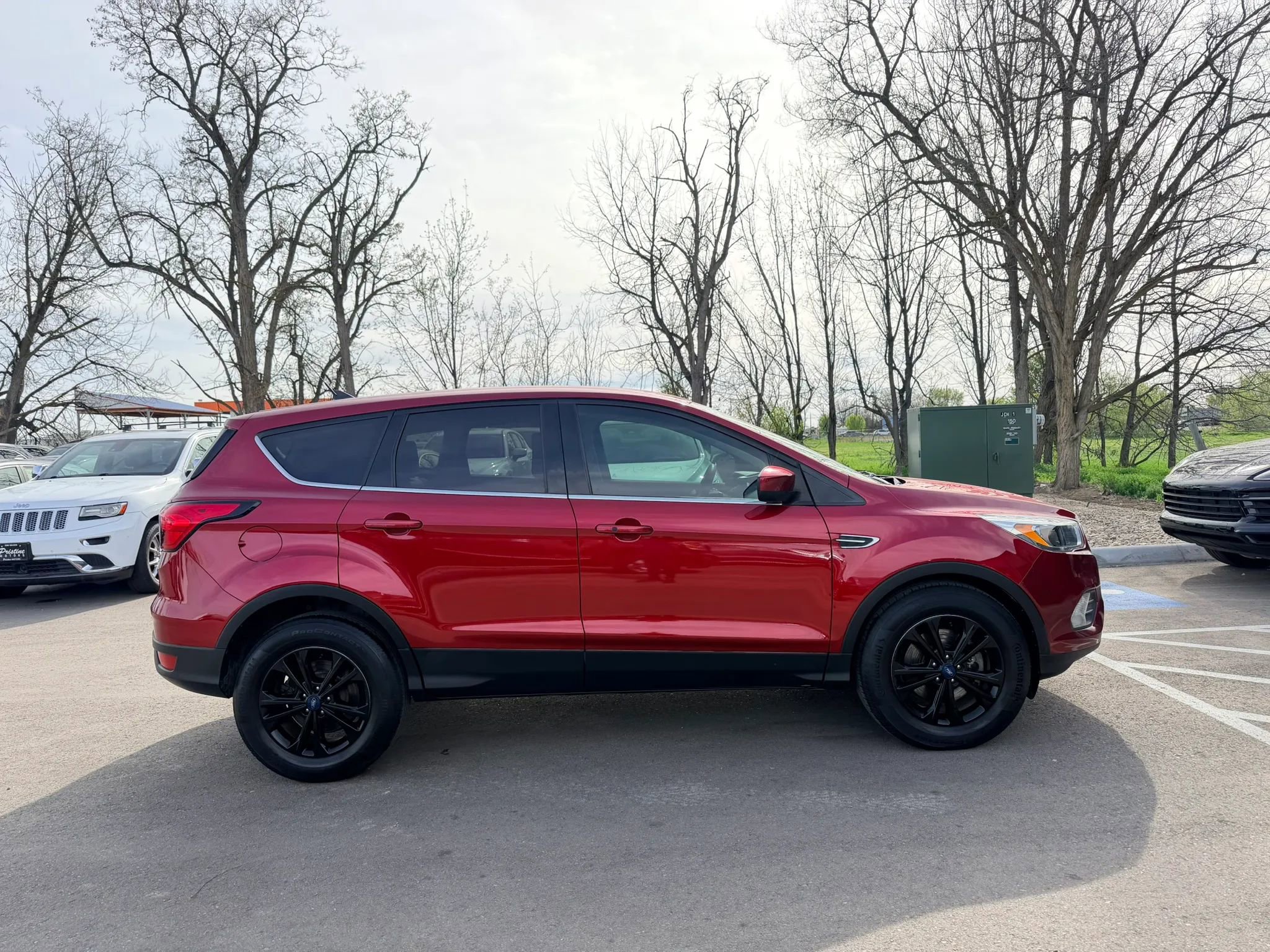 Used 2019 Ford Escape SE image 7