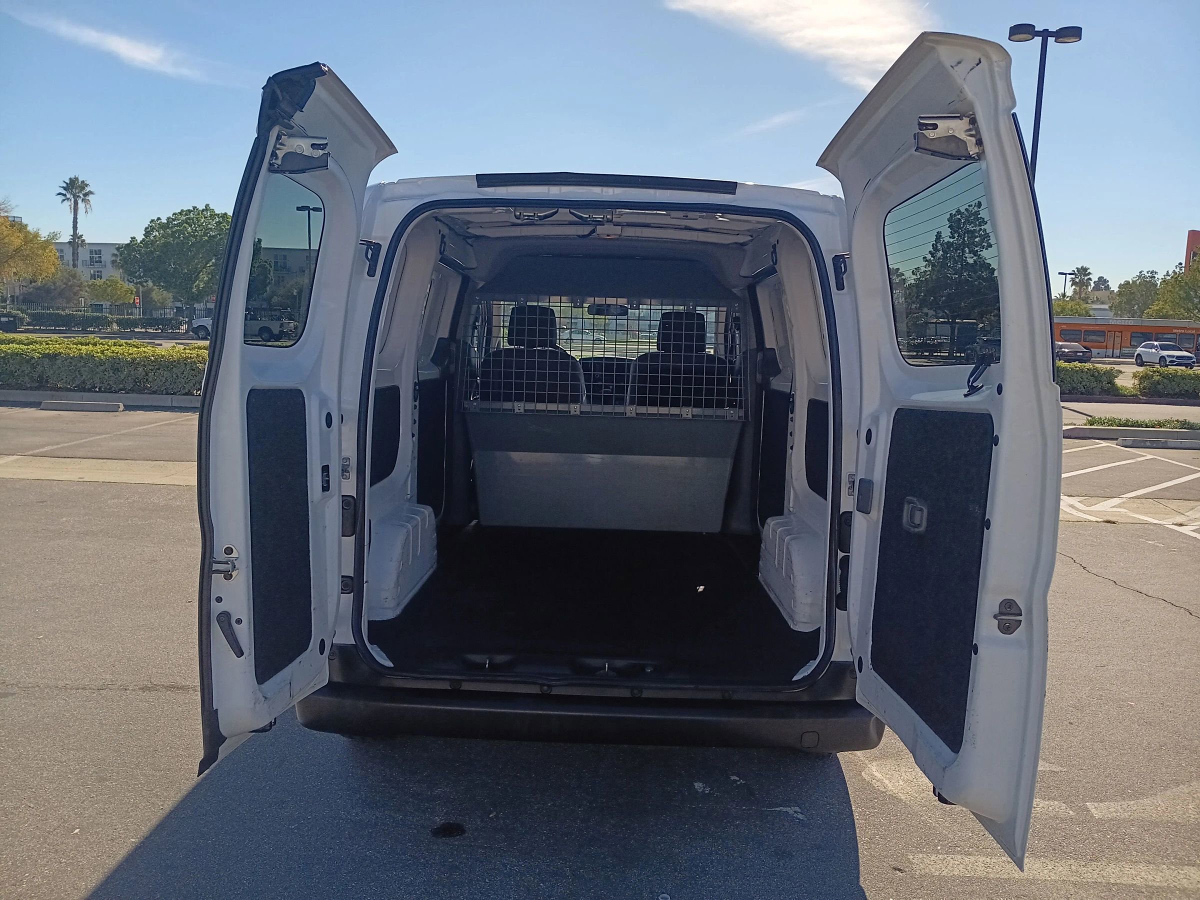 Used 2021 Nissan NV200 S w/ Back Door Glass Package image 11