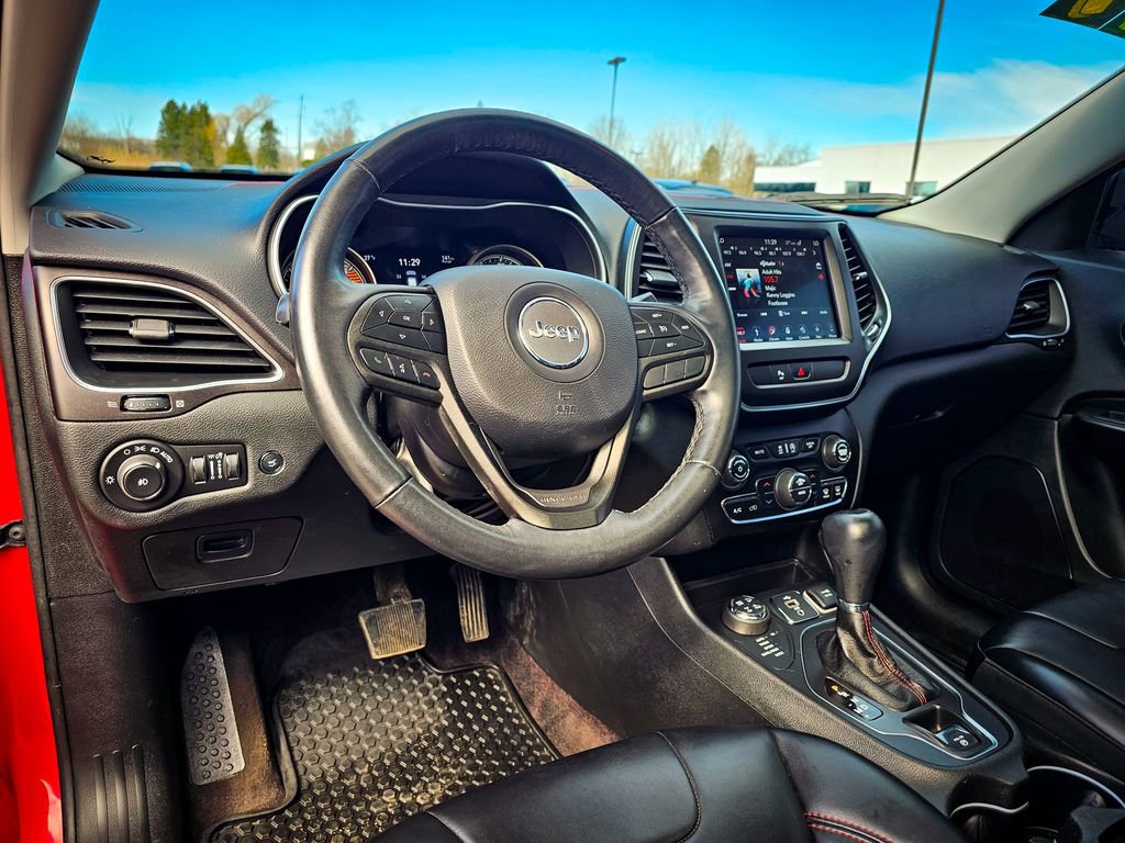 Used 2019 Jeep Cherokee Trailhawk w/ Comfort/Convenience Group image 13