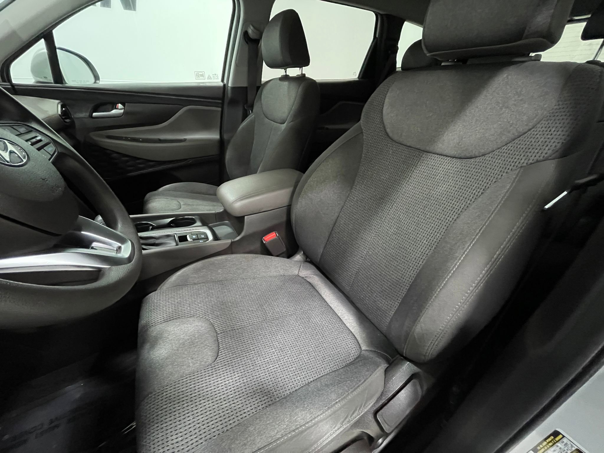 Used 2020 Hyundai Santa Fe SE image 12