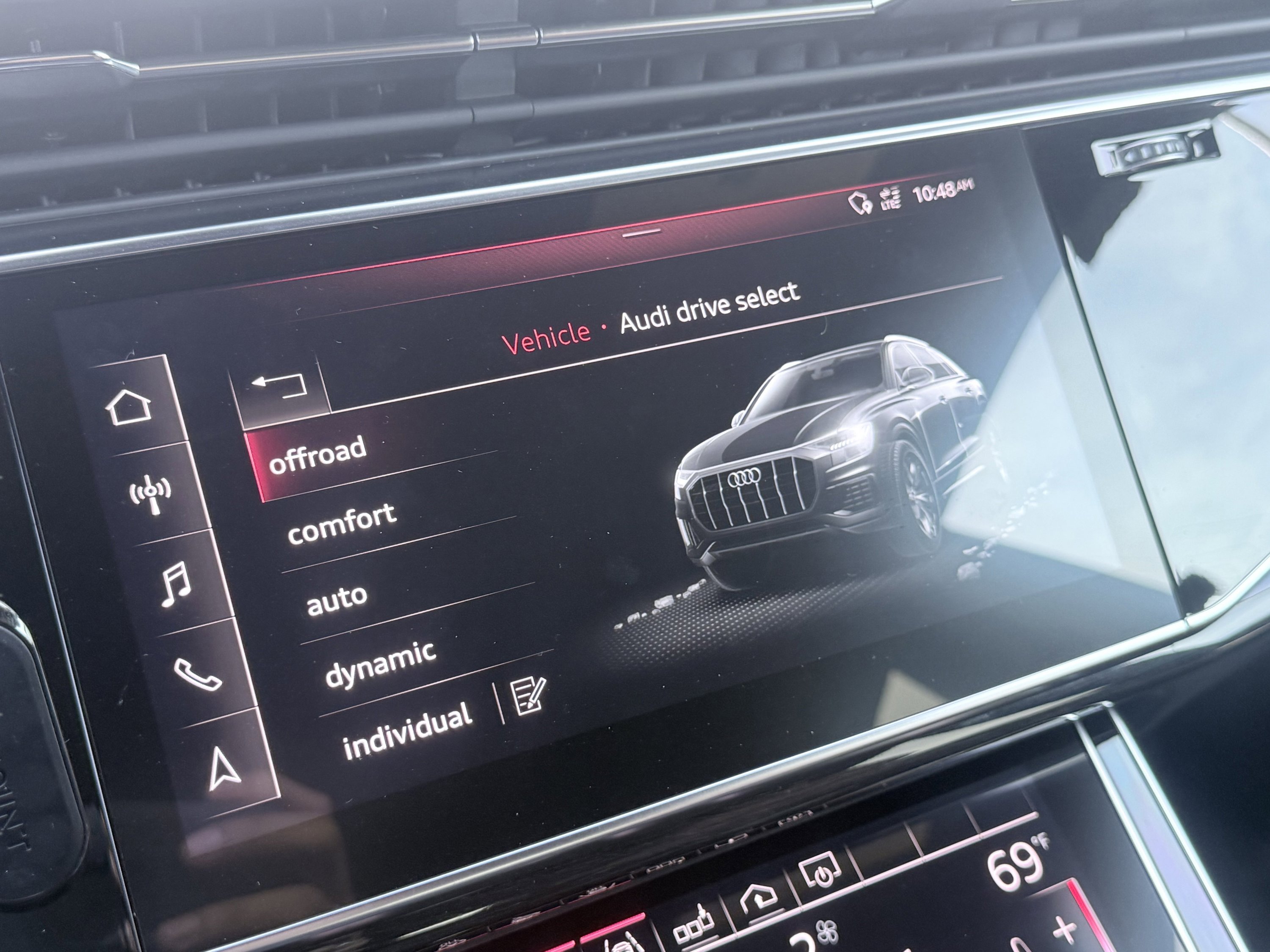 Used 2019 Audi Q8 Premium Plus w/ Premium Plus image 76