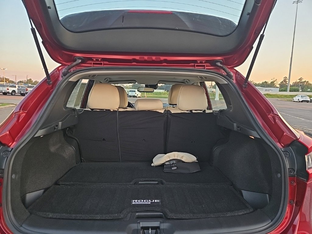 Used 2021 Nissan Rogue Sport SL w/ Premium Package image 14