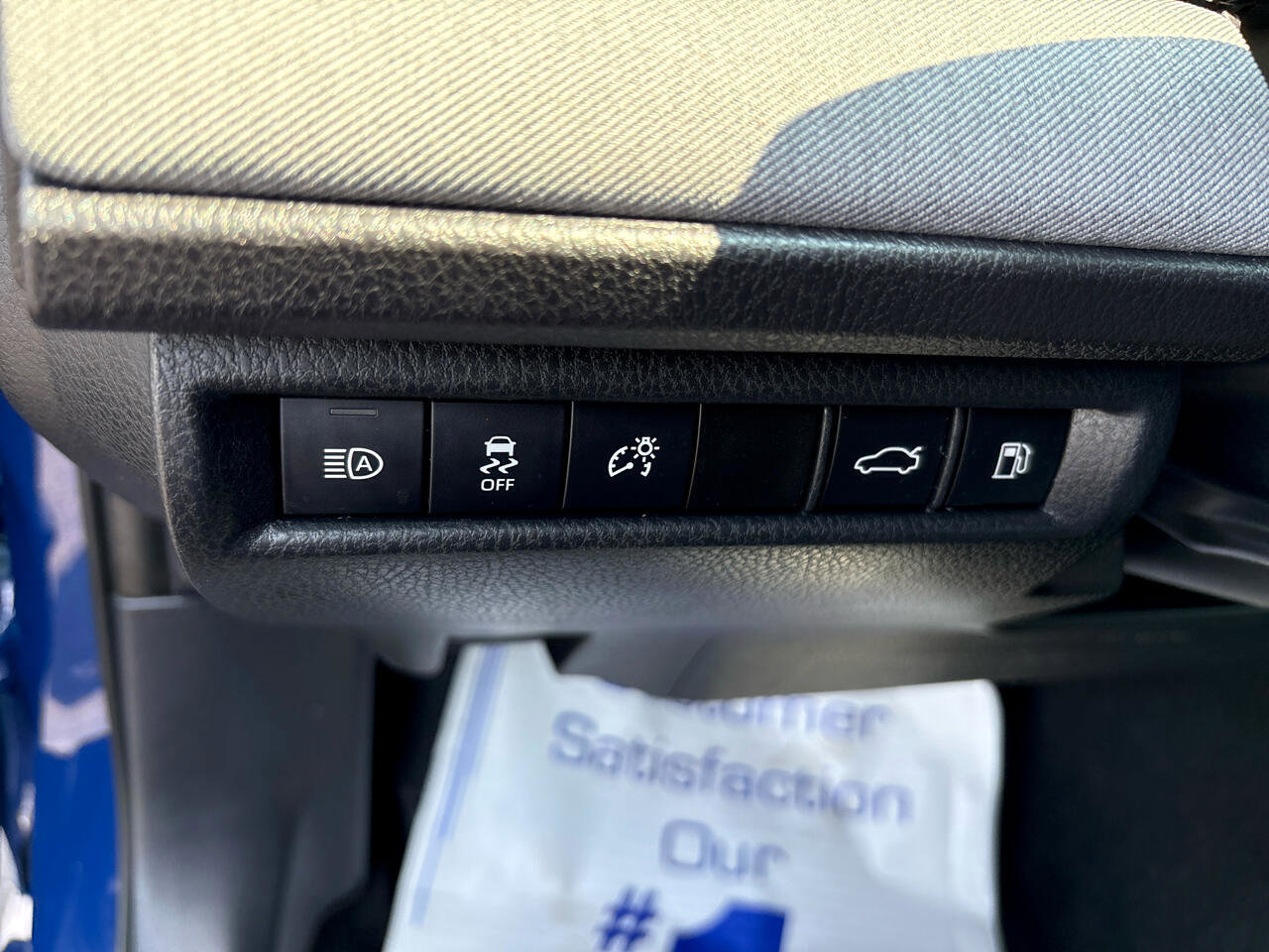 Used 2025 Toyota Camry LE image 18