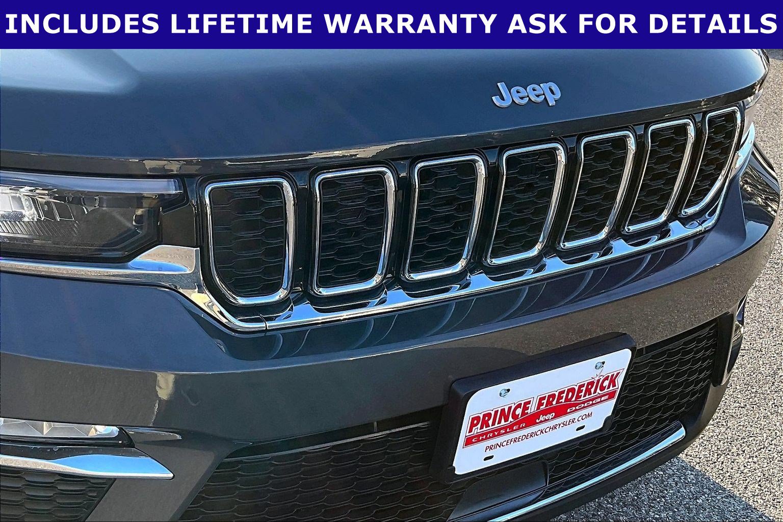 Used 2025 Jeep Grand Cherokee Limited AWD/4WD image 25