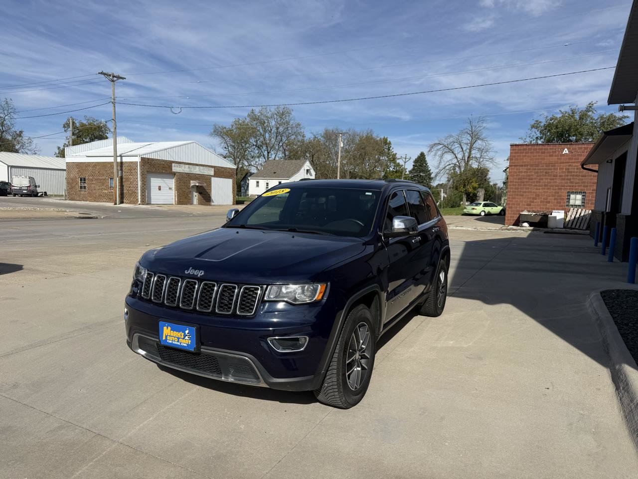 Used 2018 Jeep Grand Cherokee Limited AWD/4WD image 3