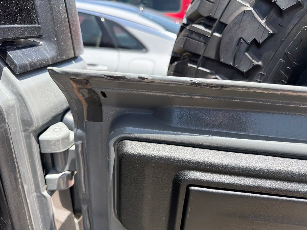 Used 2018 Jeep Wrangler Unlimited Sahara AWD/4WD image 35