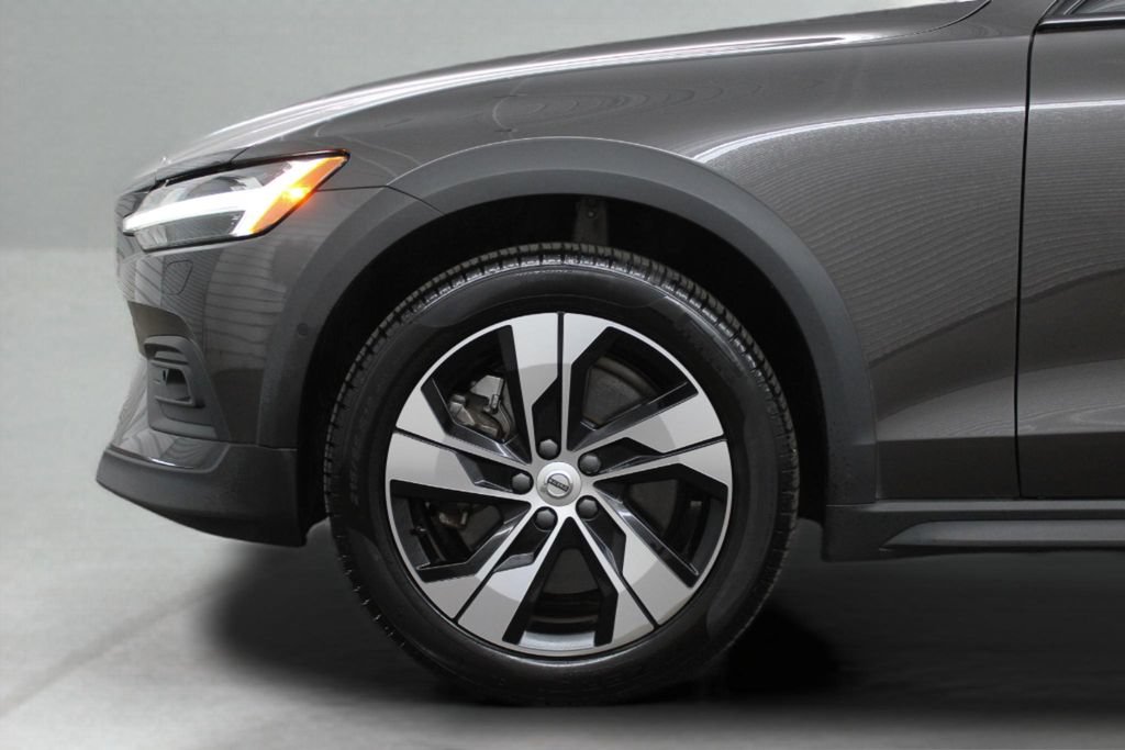 Certified 2023 Volvo V60 B5 Cross Country Plus w/ Climate Package AWD/4WD image 6