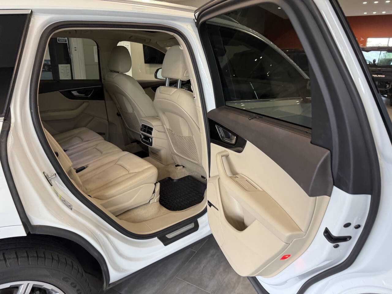 Used 2017 Audi Q7 3.0T Premium Plus image 44