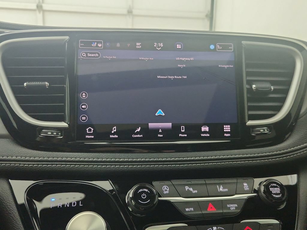 New 2027 Chrysler Pacifica Limited AWD/4WD image 25
