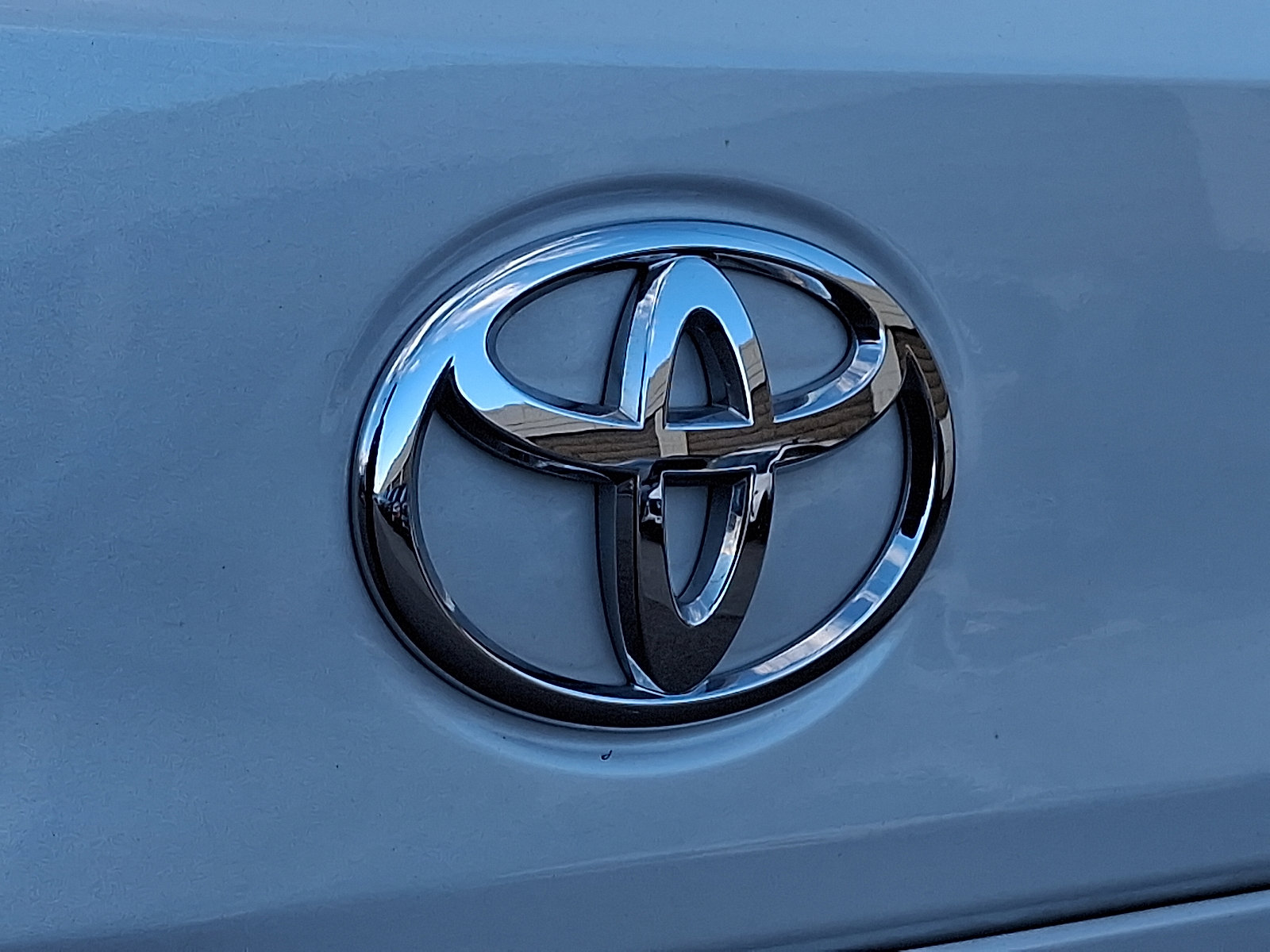 Used 2023 Toyota Corolla Cross LE image 29