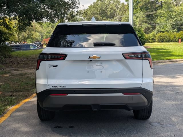 New 2027 Chevrolet Equinox LT FWD image 3