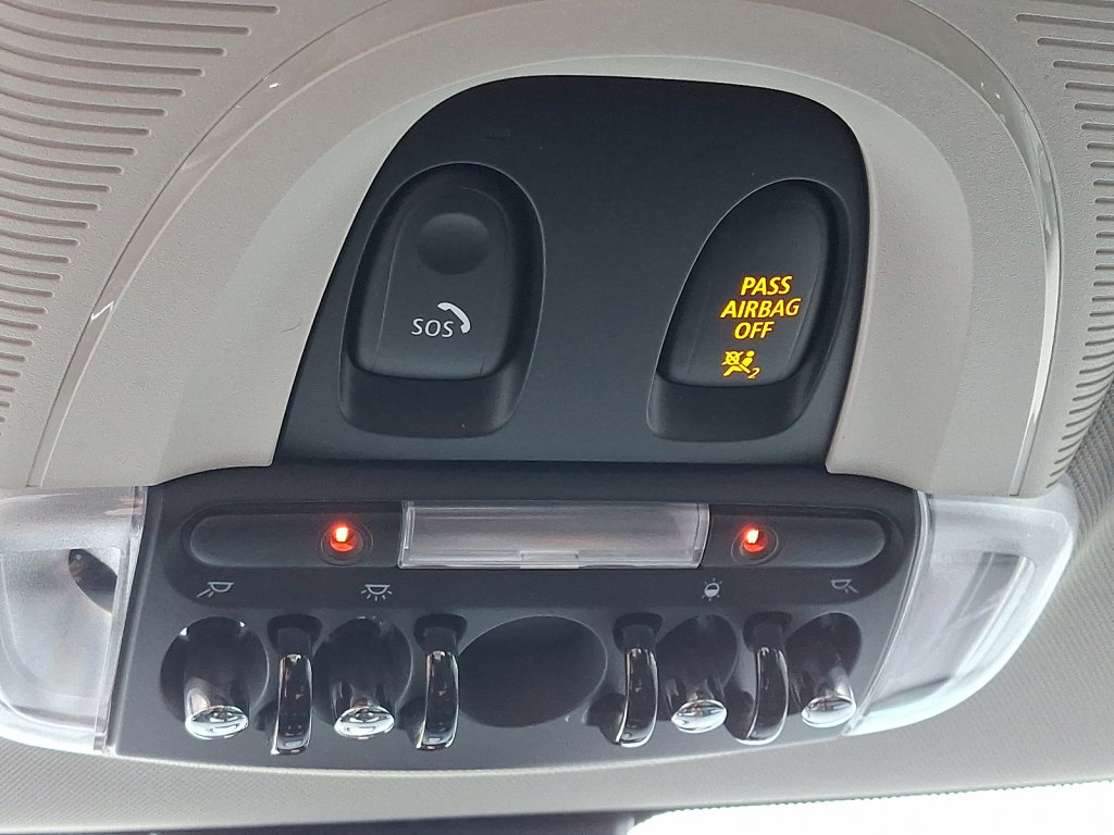 Used 2022 MINI Cooper SE image 29