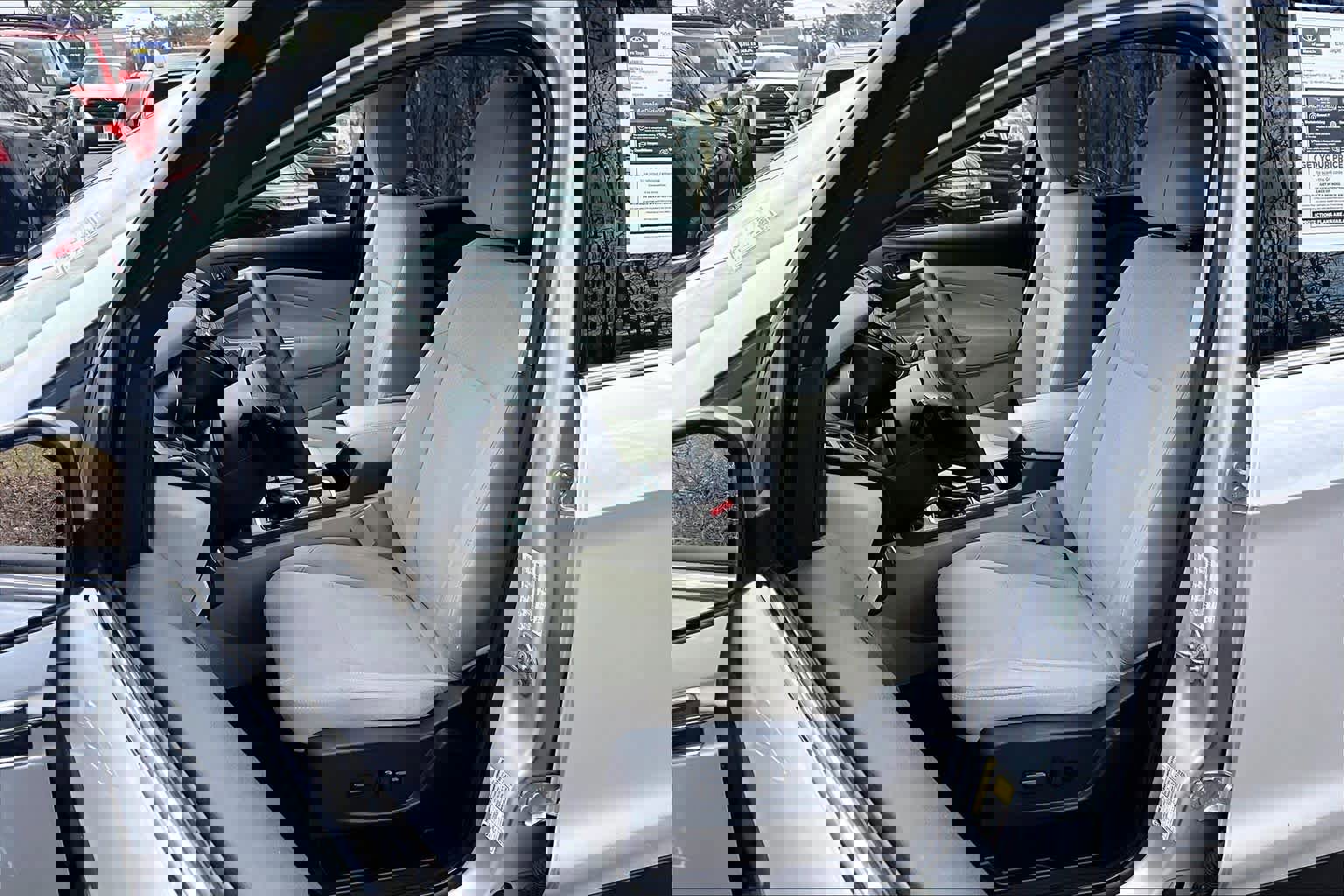 Used 2017 Ford Escape SE w/ SE Cold Weather Package image 9