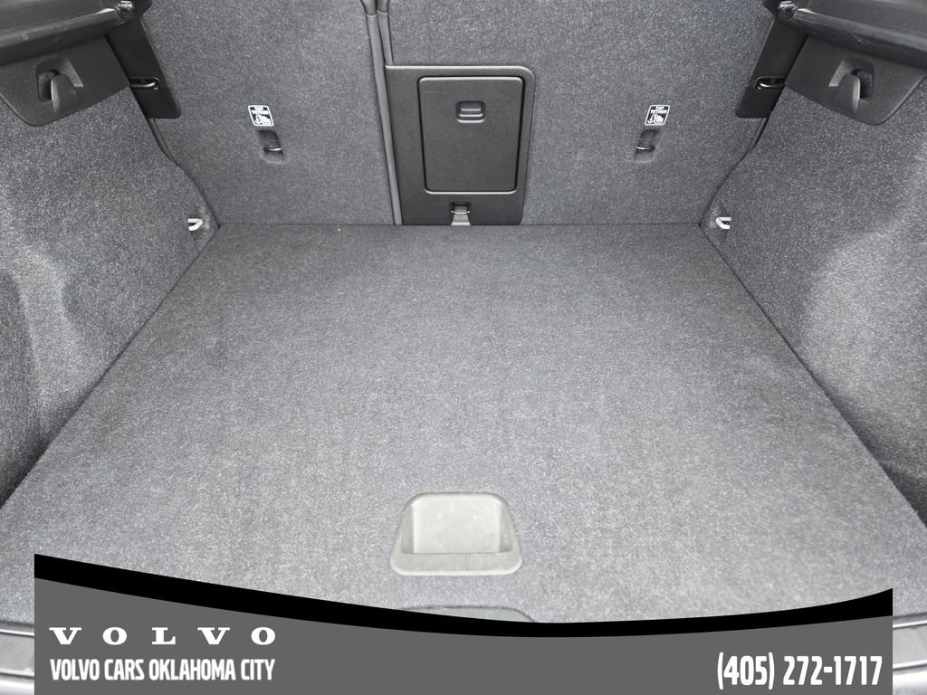 Certified 2025 Volvo XC40 B5 Core AWD/4WD image 26