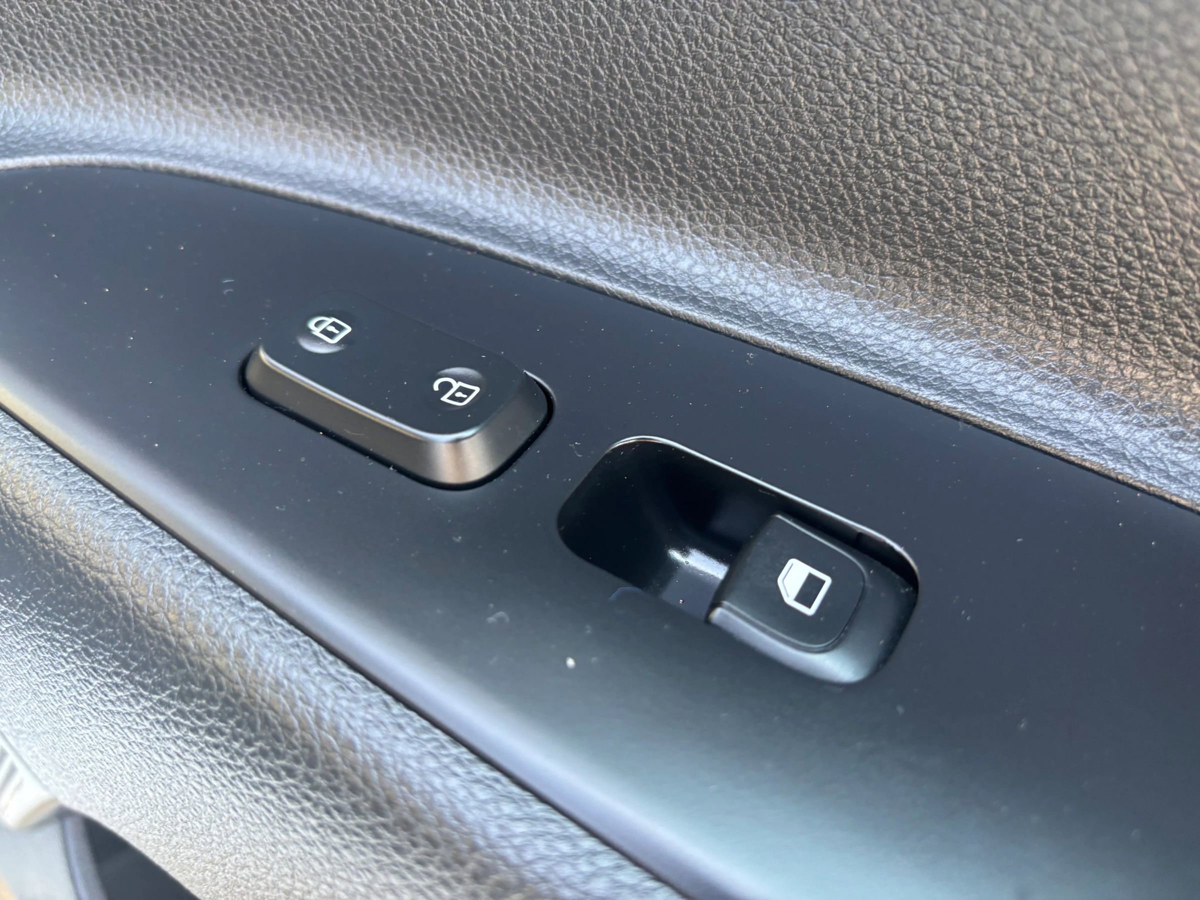 Used 2023 Kia Rio LX image 41