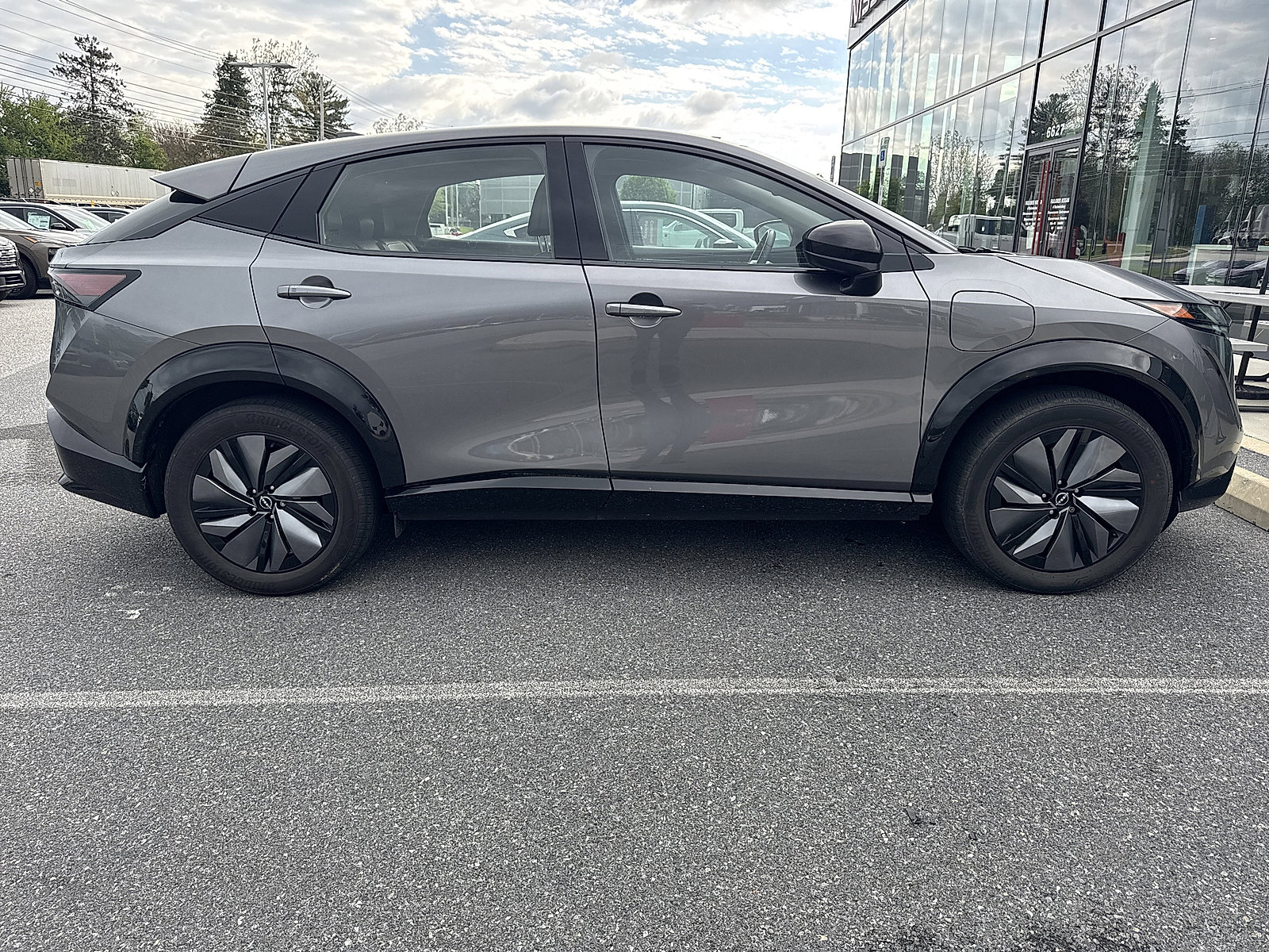 Certified 2023 Nissan Ariya AWD image 2