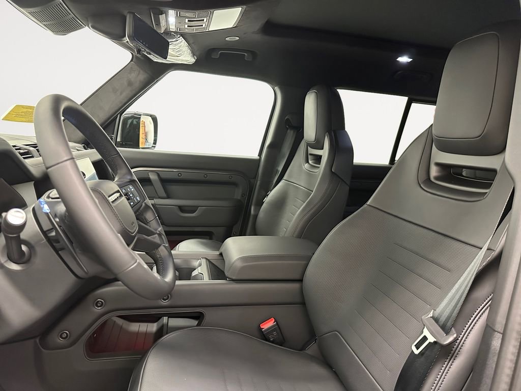 New 2026 Land Rover Defender 110 AWD/4WD image 9