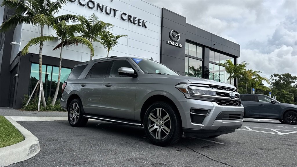 Used 2023 Ford Expedition Limited image 23