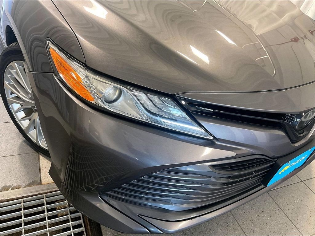 Used 2019 Toyota Camry XLE FWD image 33