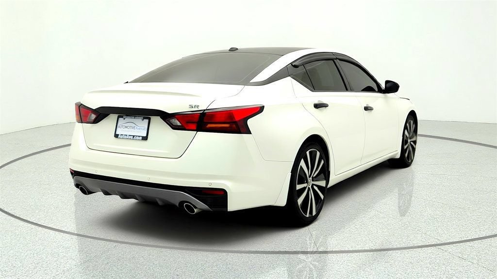 Used 2022 Nissan Altima 2.5 SR FWD image 5