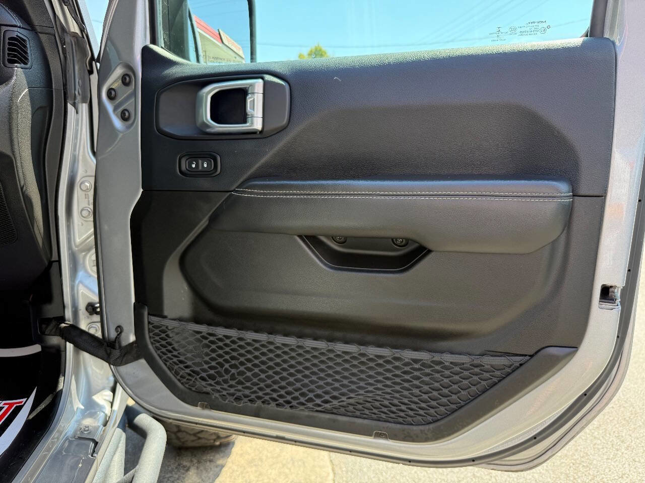 Used 2019 Jeep Wrangler Unlimited Sahara image 40