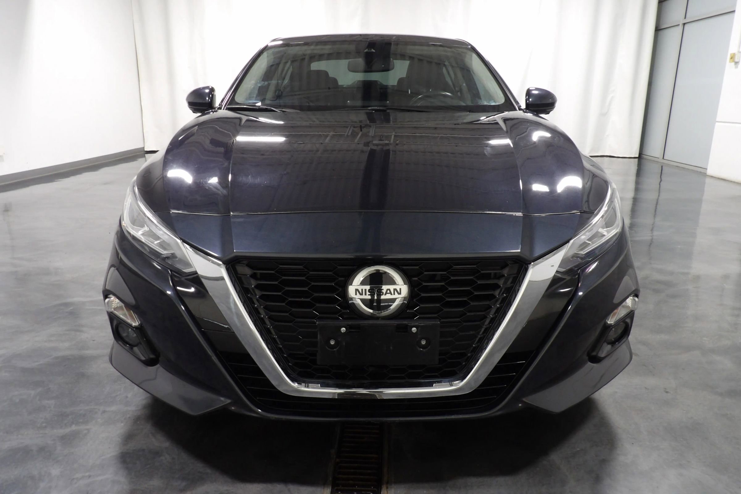 Used 2021 Nissan Altima 2.5 Platinum image 2