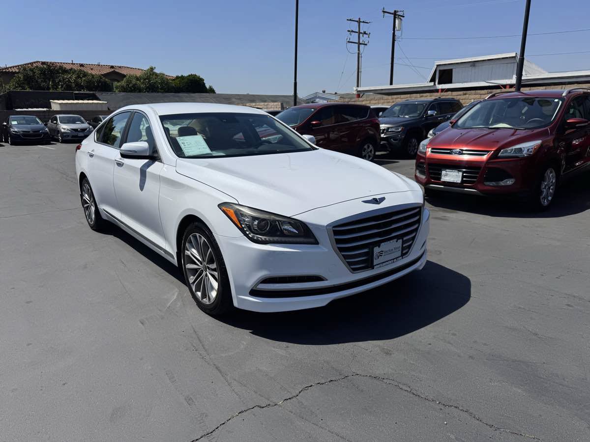Used 2015 Hyundai Genesis 3.8 RWD image 9