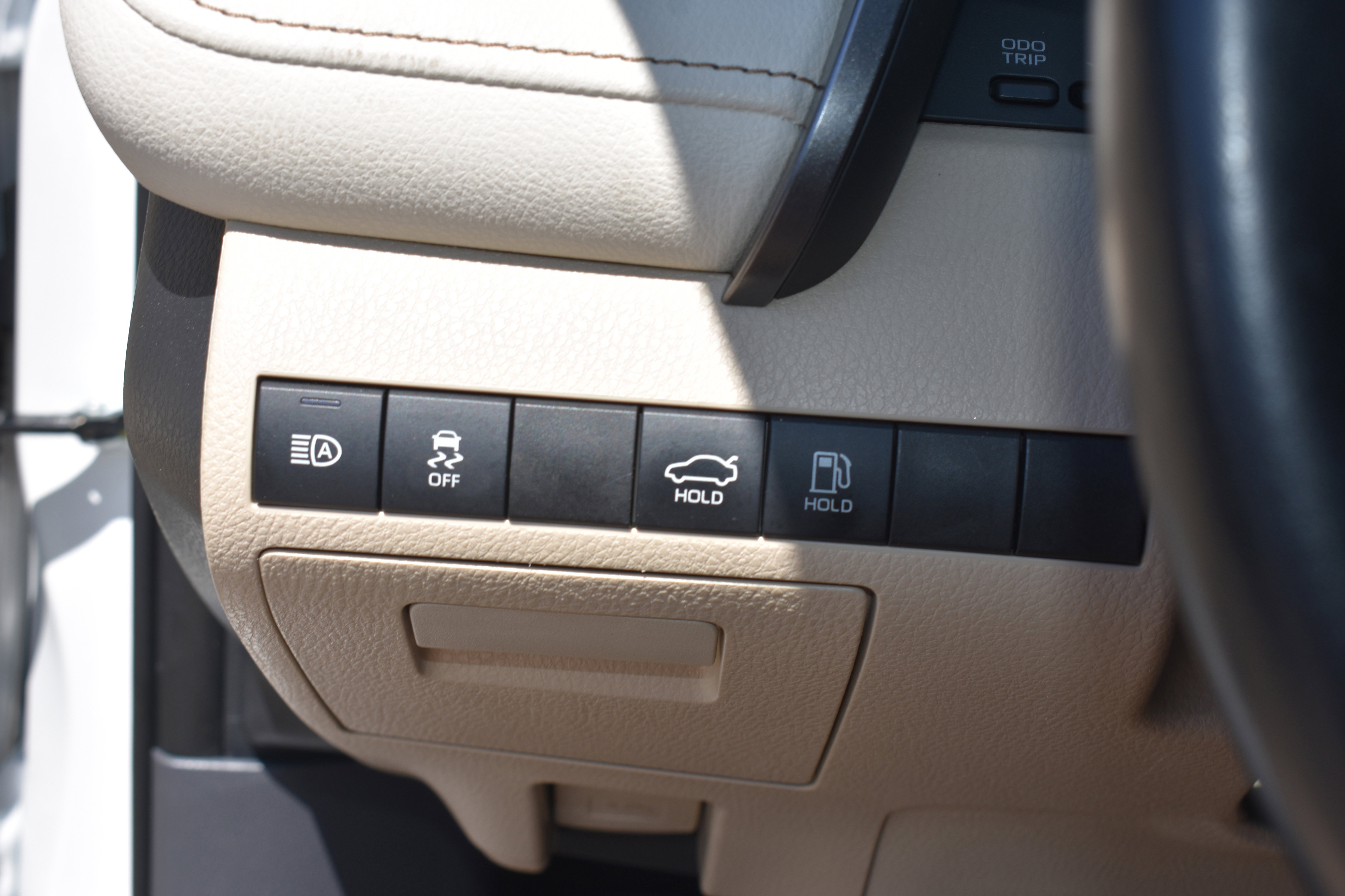 Used 2019 Toyota Camry XLE FWD image 16