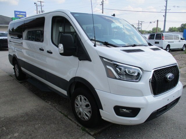 Used 2023 Ford Transit 350 XLT image 3