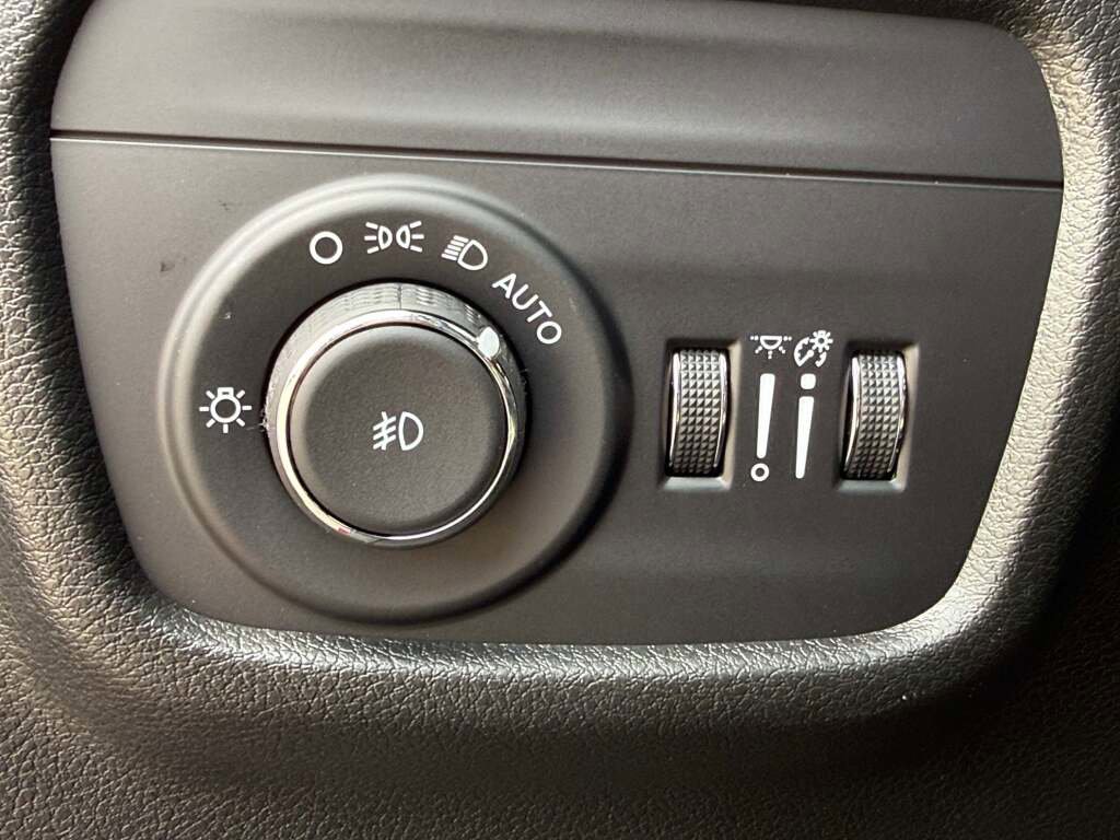 New 2025 Jeep Grand Cherokee L Limited w/ Black Appearance Package image 32