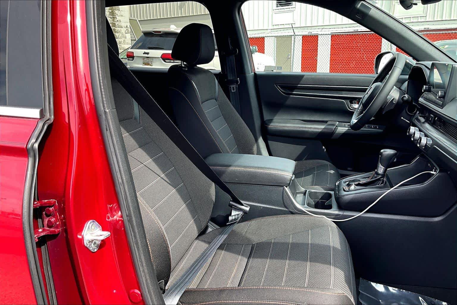 Used 2023 Honda CR-V Sport image 9