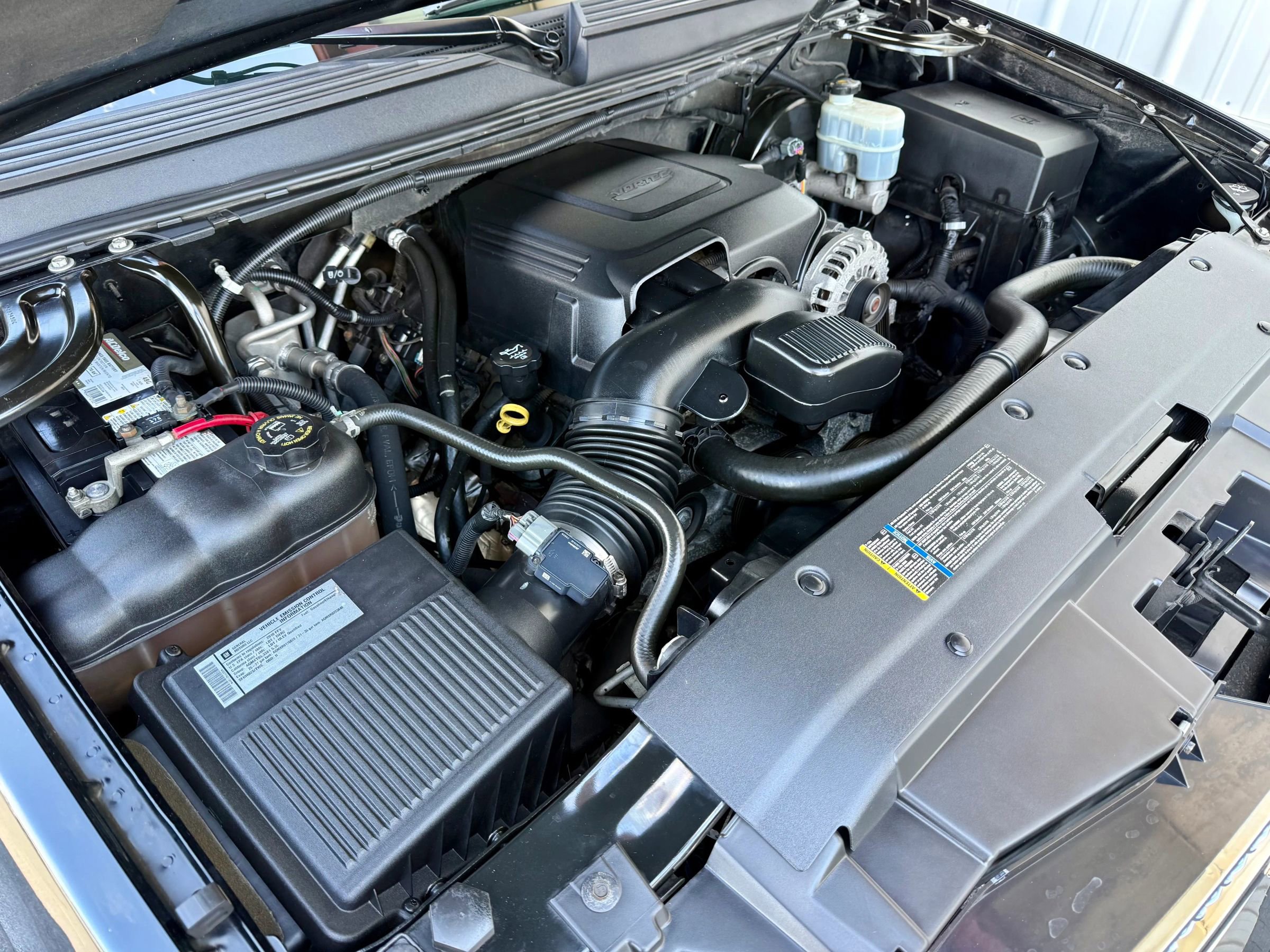 Used 2010 Chevrolet Suburban LS w/ Interior Plus Package AWD/4WD image 11