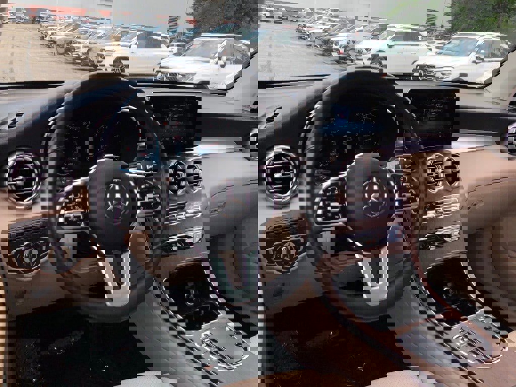 Used 2021 Mercedes-Benz GLC 300 4MATIC w/ Multimedia Package image 14