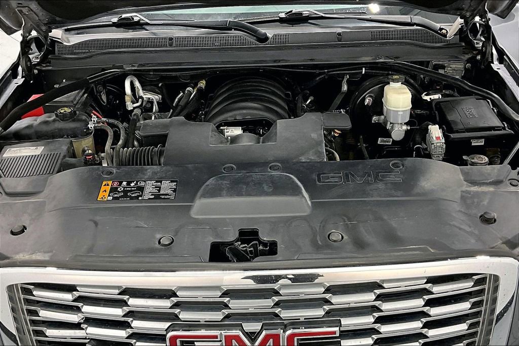 Used 2018 GMC Yukon Denali w/ Denali Ultimate Package AWD/4WD image 12