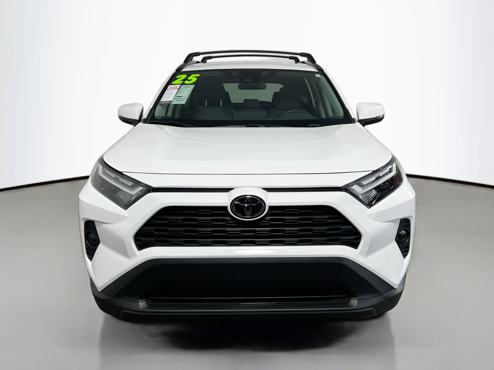 Used 2025 Toyota RAV4 XLE AWD/4WD image 11