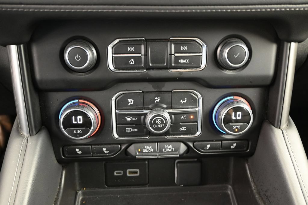 Used 2024 Chevrolet Suburban LT AWD/4WD image 16