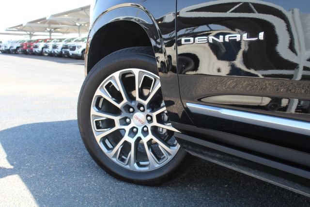 Used 2025 GMC Yukon Denali w/ Denali Reserve Package AWD/4WD image 13