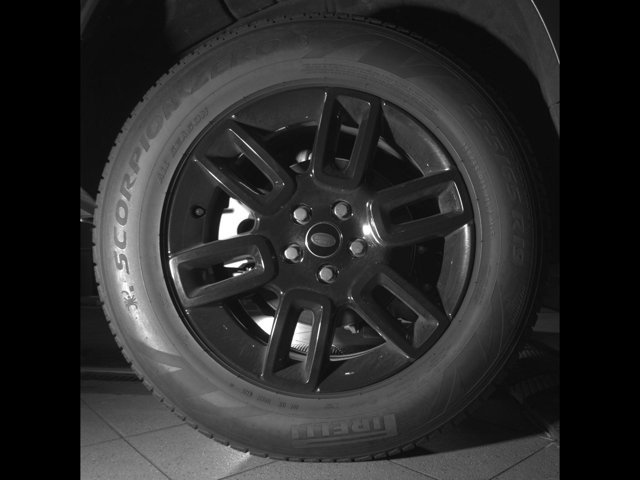 Used 2023 Land Rover Defender 90 S image 11