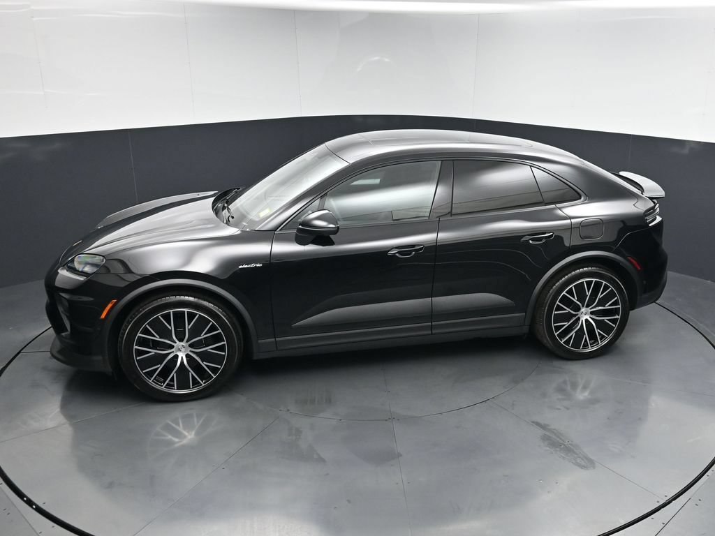 New 2026 Porsche Macan 4 Electric AWD/4WD image 15