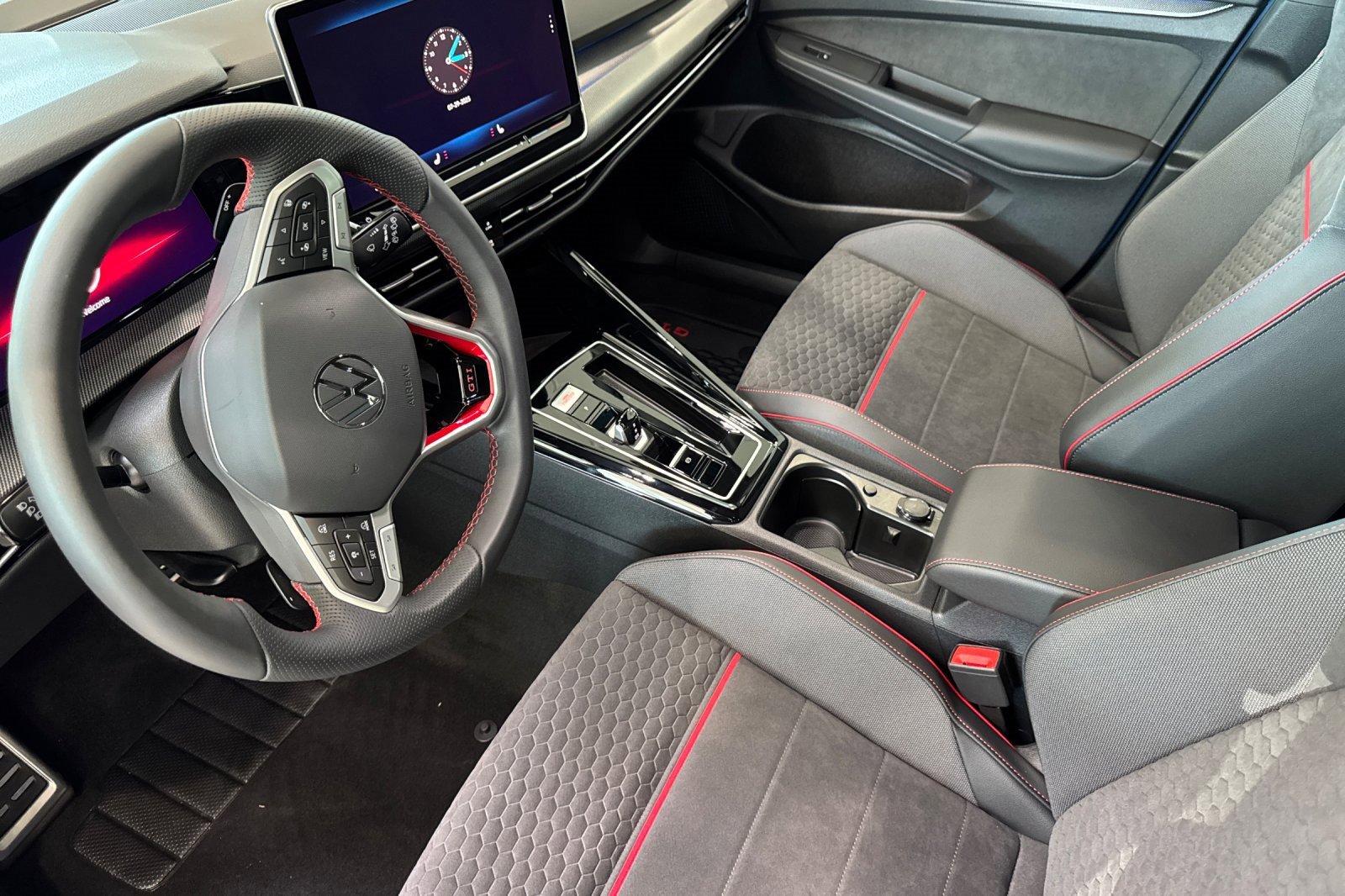 New 2025 Volkswagen GTI SE image 7