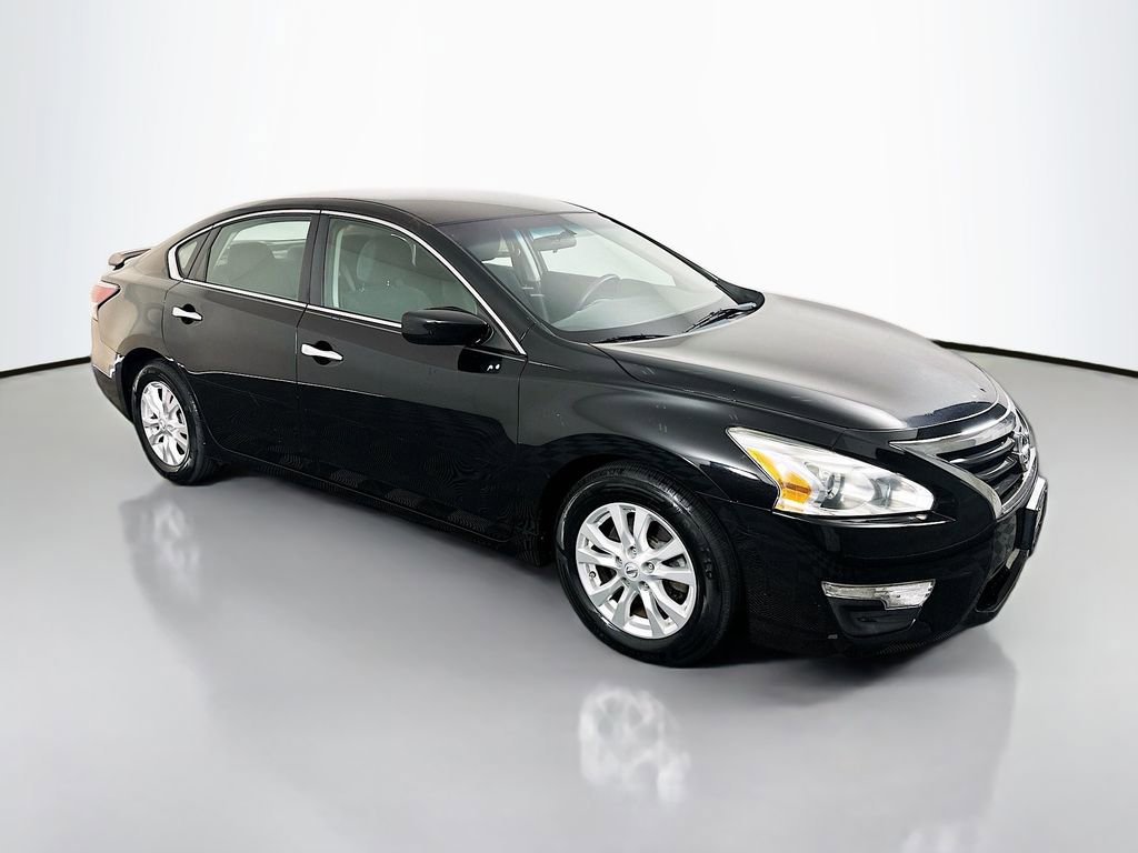 Used 2015 Nissan Altima 2.5 S w/ Sport Value Package image 1