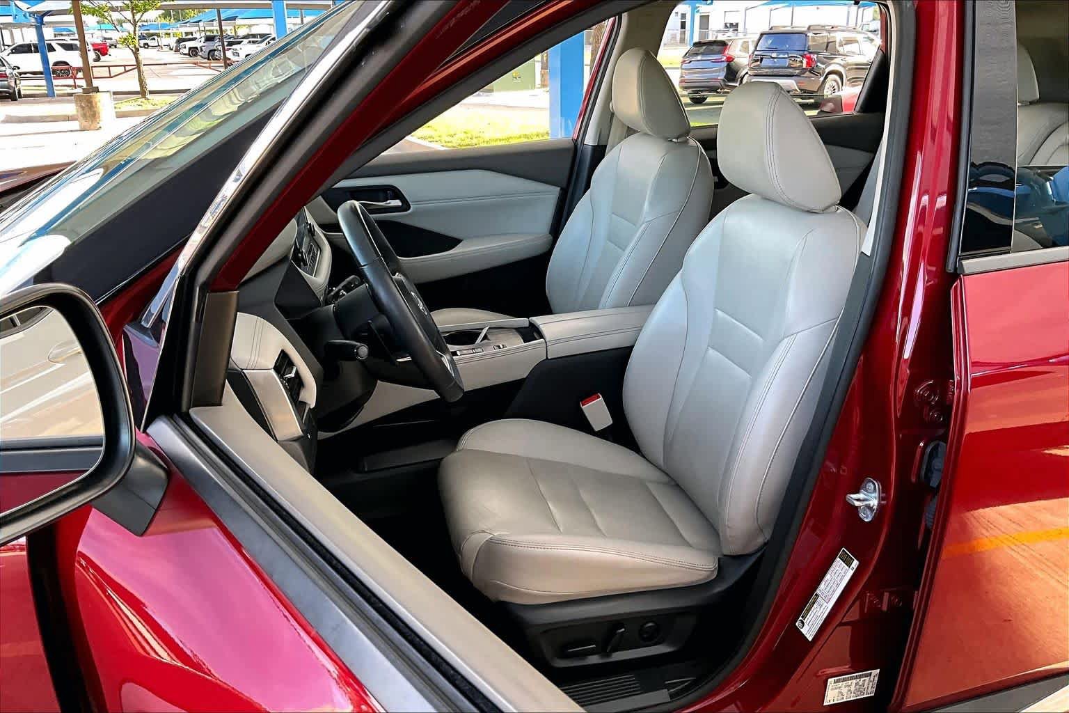 Used 2023 Nissan Rogue SL w/ SL Premium Package FWD image 8