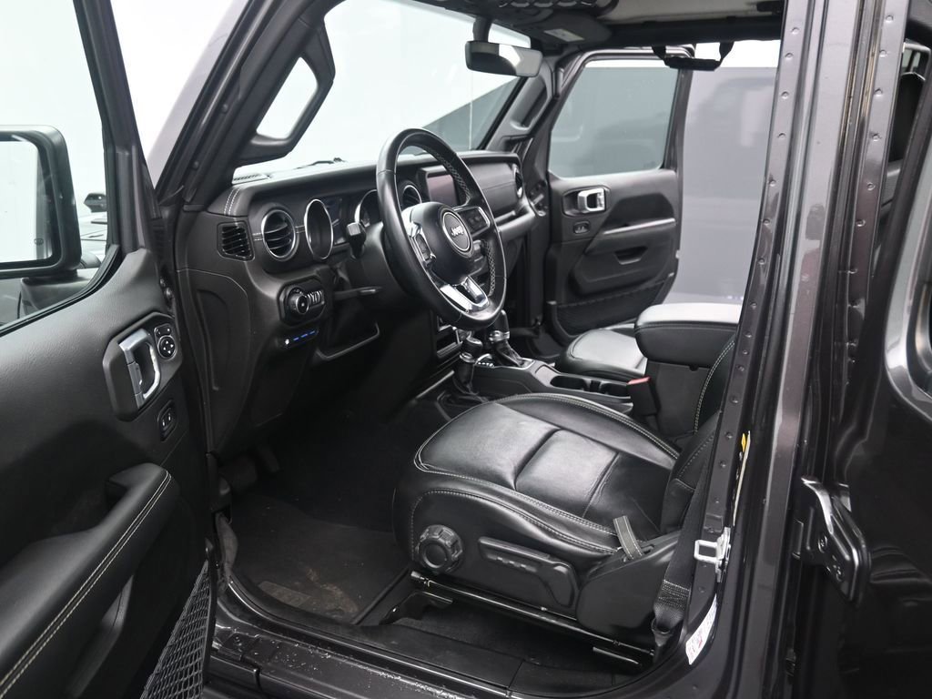 Used 2022 Jeep Wrangler Unlimited Sahara image 16