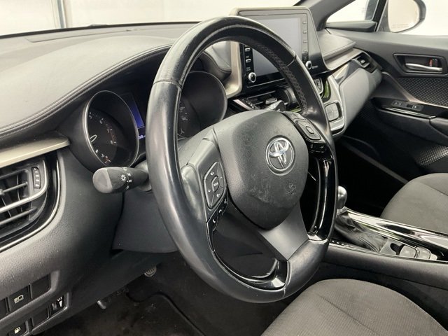 Used 2019 Toyota C-HR XLE image 16