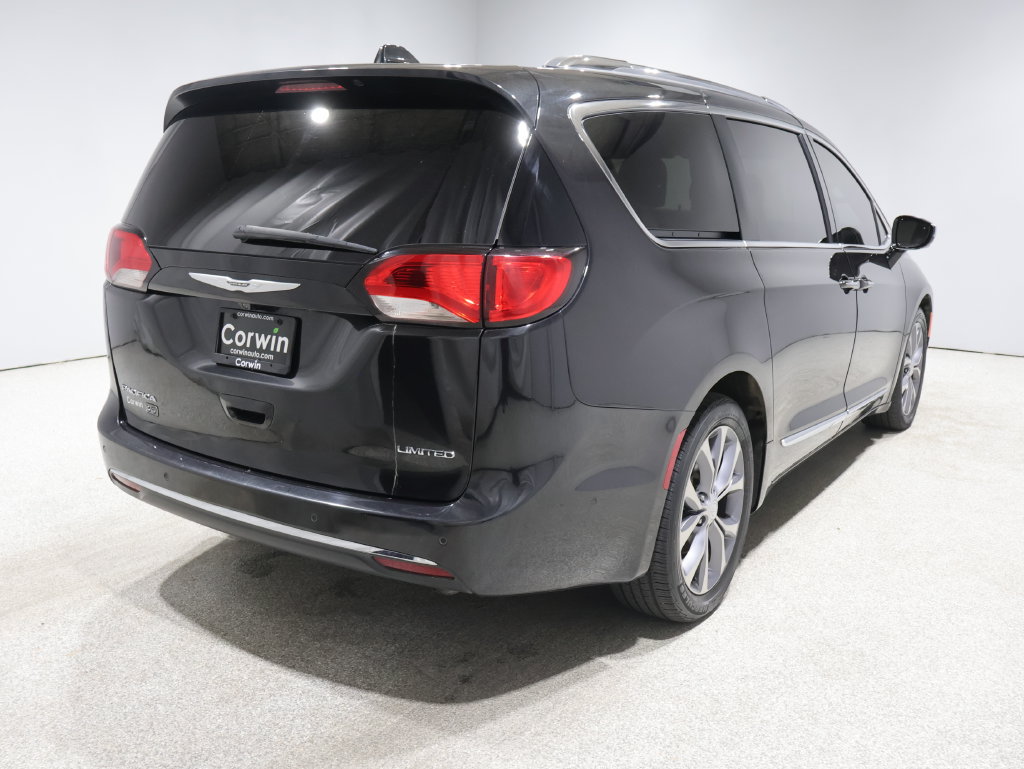 Used 2020 Chrysler Pacifica Limited FWD image 2