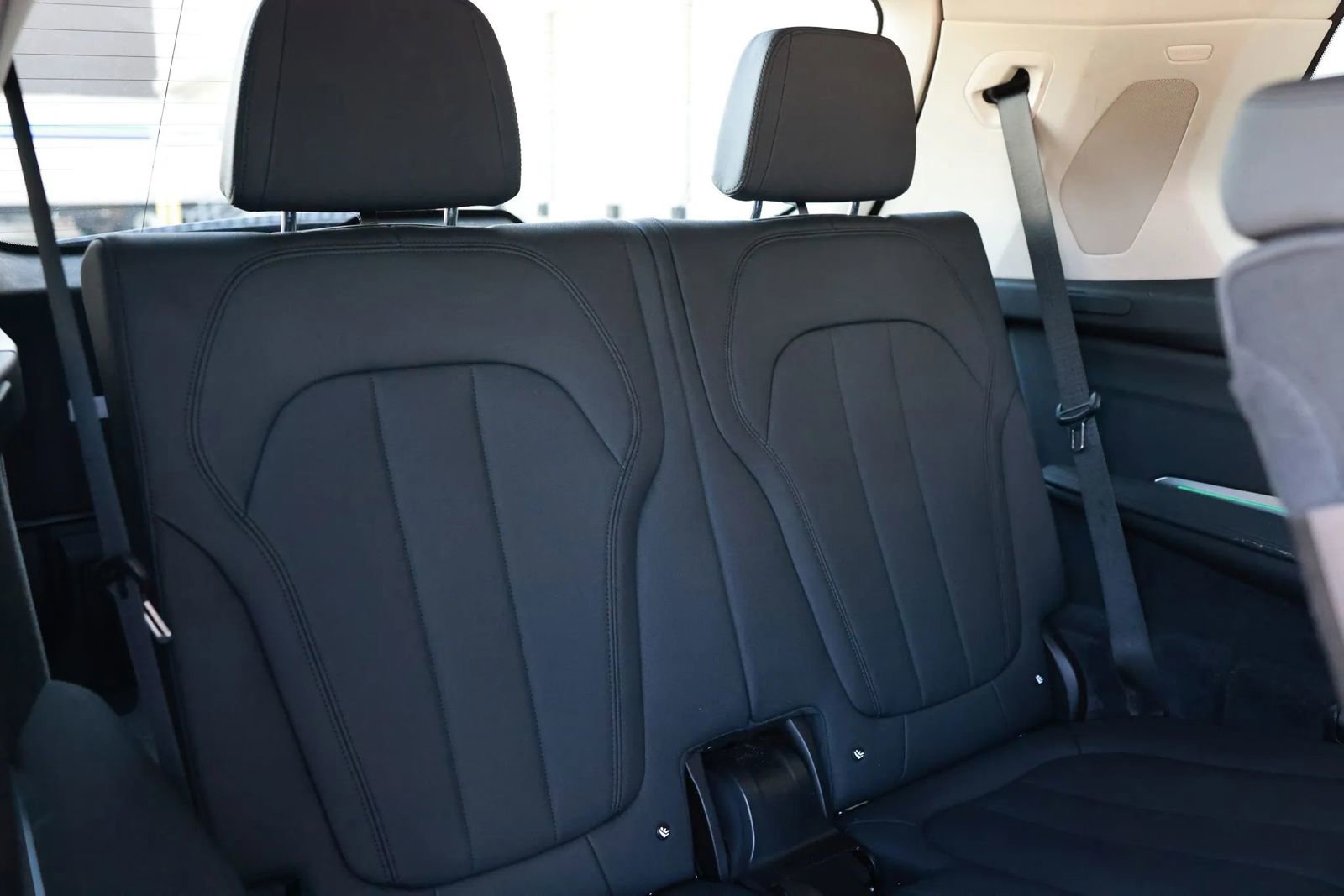 Used 2020 BMW X7 xDrive40i w/ Cold Weather Package image 32