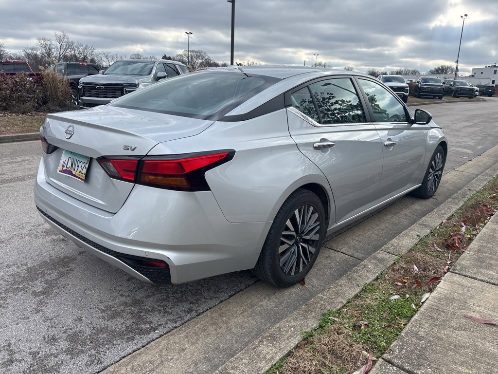 Used 2024 Nissan Altima 2.5 SV image 5