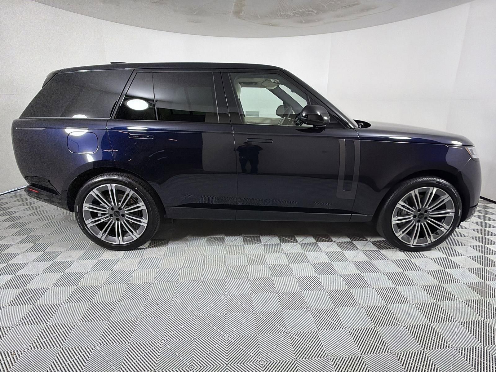New 2026 Land Rover Range Rover SE image 6