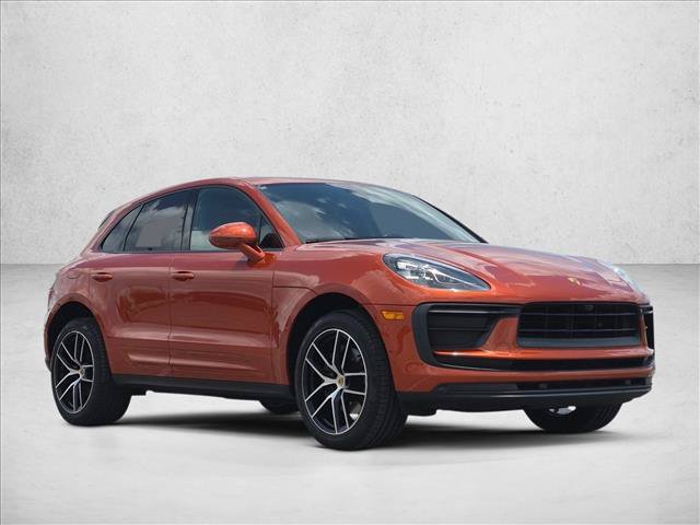 Used 2022 Porsche Macan AWD/4WD image 3